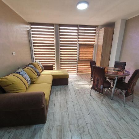 Apartament Negris Bîrlad Exteriör bild