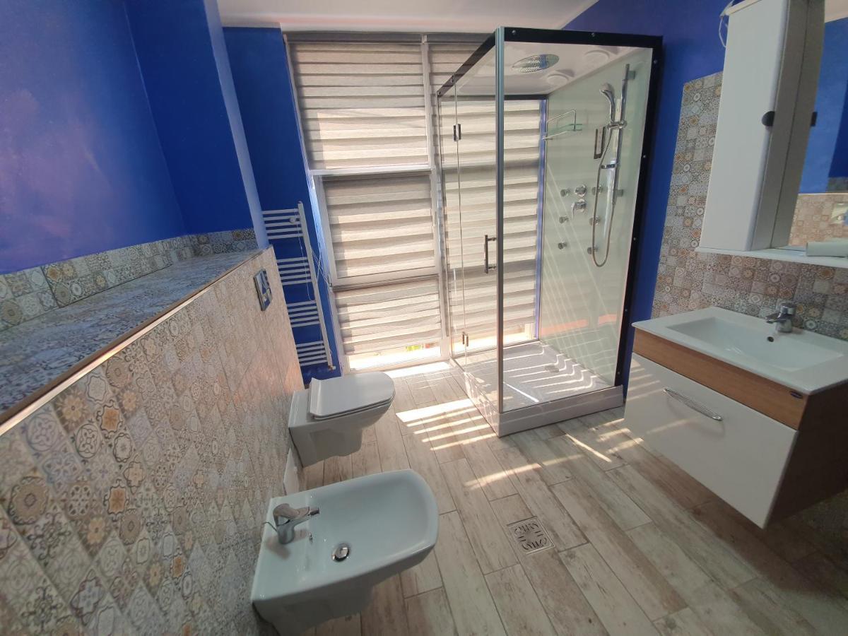 Apartament Negris Bîrlad Exteriör bild