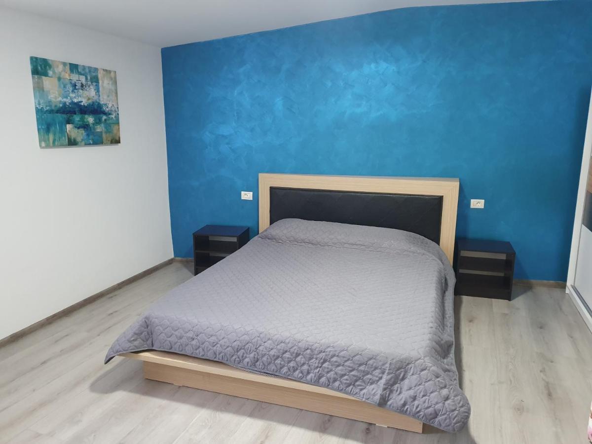 Apartament Negris Bîrlad Exteriör bild